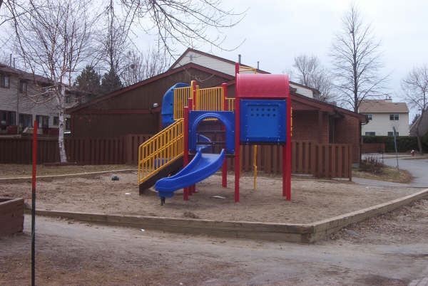 Kids Play Structure (2)